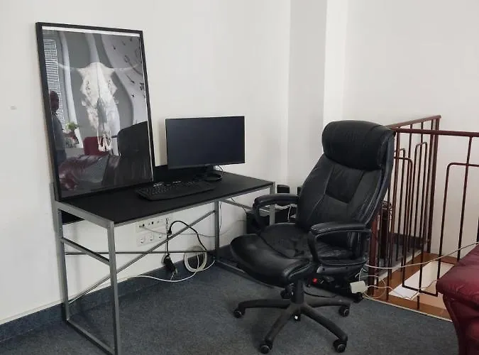 2-level Big Space Near Beach, Bars, Walking Street Lägenhet Varna